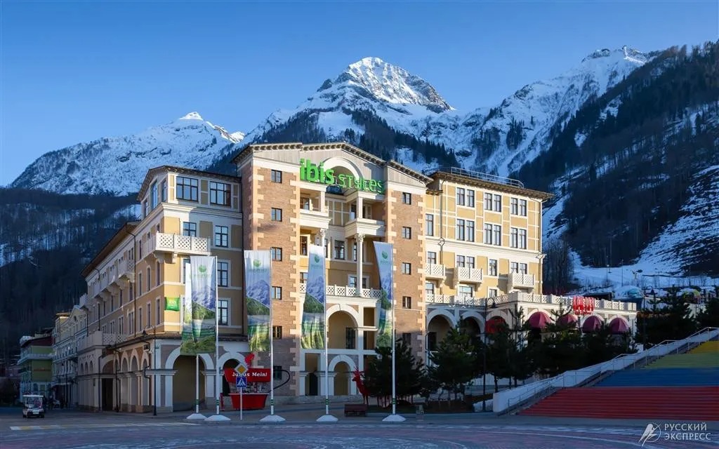 Завтраки перенесены в отель Movenpick Hotel Krasnaya Polyana 5*.